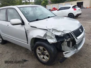 2008 Suzuki Grand Vitara z VIN JS3TE941784102472, wystawiony jako IAAI lot #42311760 z przebiegiem 211 385 mil mil oraz . Historia ofert i sprzedaży dostępna na DreamBid. Obrazek 6.
