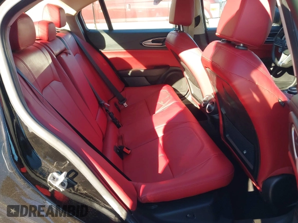 2018 Alfa Romeo Giulia Ti with VIN ZARFAECN5J7568934, listed as a IAAI auction lot 40881530 with 32,534 mi miles and . Bid and sale history available at DreamBid. Image 8.