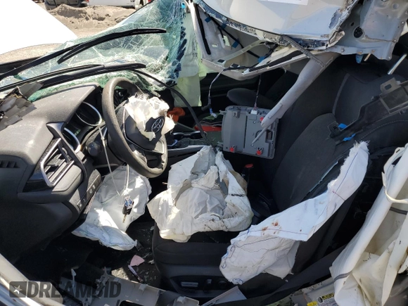 2024 Toyota Camry LE z VIN 4T1C11AK0RU197821, wystawiony jako Copart lot #52981825 z przebiegiem 35 396 mil mil oraz Szkody całkowita. Historia ofert i sprzedaży dostępna na DreamBid. Obrazek 7.