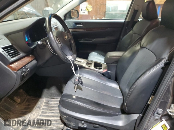 2013 Subaru Legacy Limited z VIN 4S3BMBK61D3015914, wystawiony jako Copart lot #56505255 z przebiegiem 129 661 mil mil oraz Czysty tytuł • Clean title. Historia ofert i sprzedaży dostępna na DreamBid. Obrazek 7.