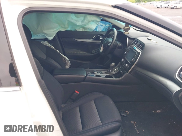 2016 Nissan Maxima SV z VIN 1N4AA6AP2GC375242, wystawiony jako IAAI lot #42220608 z przebiegiem 59 983 mil mil oraz . Historia ofert i sprzedaży dostępna na DreamBid. Obrazek 5.
