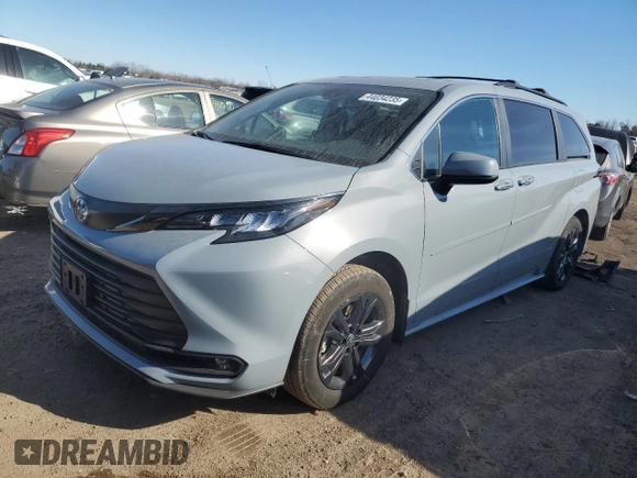 2024 Toyota Sienna LE with VIN 5TDCSKFC5RS123212, listed as a Copart auction lot 44034235 with 9,090 mi miles and Salvage Title. Bid and sale history available at carsss.com. Image 1.