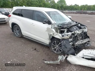 2017 Toyota Highlander XLE z VIN 5TDJZRFH9HS515504, wystawiony jako IAAI lot #42209542 z przebiegiem 145 472 mil mil oraz . Historia ofert i sprzedaży dostępna na DreamBid. Obrazek 1.