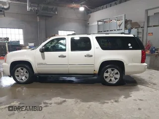 2013 GMC Yukon XL SLT with VIN 1GKS2KE76DR370332, listed as a IAAI auction lot 41646274 with 171,759 mi miles. Bid and sale history available at carsss.com. Image 14.