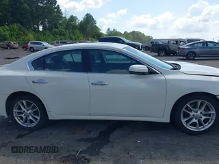 2014 Nissan Maxima SV with VIN 1N4AA5AP2EC443353, listed as a IAAI auction lot 42538040 with 174,615 mi miles and . Bid and sale history available at DreamBid. Image 14.