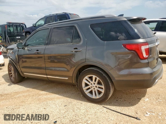 2017 Ford Explorer XLT with VIN 1FM5K7D87HGC22106, listed as a Copart auction lot 58682755 with 122,488 mi miles and Salvage title. Bid and sale history available at DreamBid. Image 2.