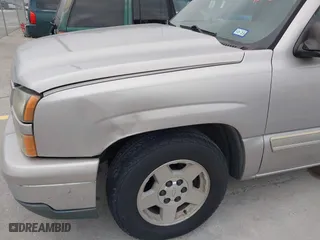 2006 Chevrolet Silverado 1500 LT1 with VIN 2GCEC19V961110690, listed as a IAAI auction lot 41338505 with 262,758 mi miles. Bid and sale history available at carsss.com. Image 12.