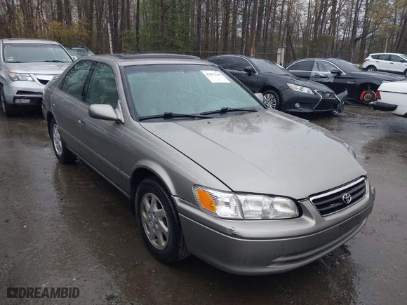 2000 Toyota Camry CE with VIN 4T1BG22K4YU678040, listed as a IAAI auction lot 42012146 with 112,714 mi miles. Bid and sale history available at carsss.com. Image 1.
