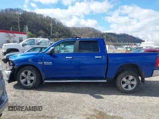 2015 Ram 1500 Big Horn z VIN 1C6RR7LT0FS595755, wystawiony jako IAAI lot #41990415 z przebiegiem 175 888 mil mil oraz . Historia ofert i sprzedaży dostępna na DreamBid. Obrazek 14.