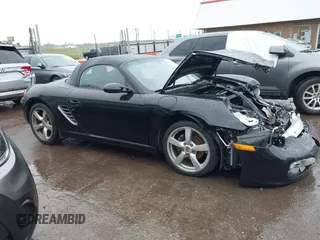 2008 Porsche Boxster с VIN WP0CA29828U710956, выставлен на аукционе IAAI как лот 42117761 с пробегом 52 615 миль миль и . История ставок и продаж доступна на DreamBid. Изображение 13.