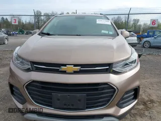 2018 Chevrolet Trax LT with VIN 3GNCJPSB5JL302011, listed as a IAAI auction lot 42177288 with 71,553 mi miles and . Bid and sale history available at carsss.com. Image 13.