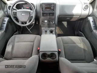 2009 Ford Explorer XLT z VIN 1FMEU63E79UA43921, wystawiony jako Copart lot #80440984 z przebiegiem 251 817 mil mil oraz Czysty tytuł • Clean title. Historia ofert i sprzedaży dostępna na DreamBid. Obrazek 8.