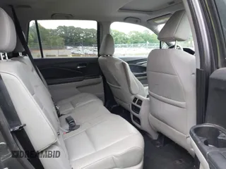 2017 Honda Pilot EX-L z VIN 5FNYF5H77HB033090, wystawiony jako IAAI lot #42359412 z przebiegiem 131 032 mil mil oraz . Historia ofert i sprzedaży dostępna na DreamBid. Obrazek 8.