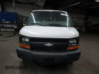 2003 Chevrolet Express Cargo with VIN 1GCGG25U831113646, listed as a Copart auction lot 43279635 with 247,735 mi miles and Clean Title. Bid and sale history available at DreamBid. Image 5.