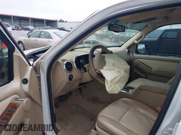 2007 Ford Explorer Eddie Bauer z VIN 1FMEU74EX7UB39530, wystawiony jako IAAI lot #42336162 z przebiegiem 191 848 mil mil oraz . Historia ofert i sprzedaży dostępna na DreamBid. Obrazek 5.