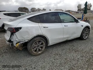 2023 Tesla Model Y Long Range with VIN 7SAYGDEE8PA069783, listed as a Copart auction lot 44635395 with 34,823 mi miles and Salvage Title. Bid and sale history available at carsss.com. Image 3.