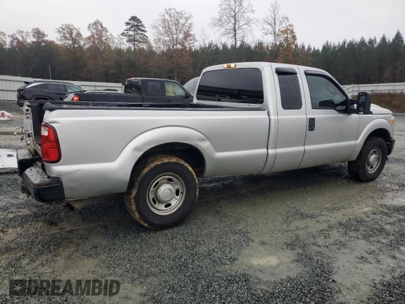 2011 Ford F-250 XL z VIN 1FT7X2A69BEB26338, wystawiony jako Copart lot #72724884 z przebiegiem 351 393 mil mil oraz Szkoda całkowita • Salvage title. Historia ofert i sprzedaży dostępna na DreamBid. Obrazek 3.