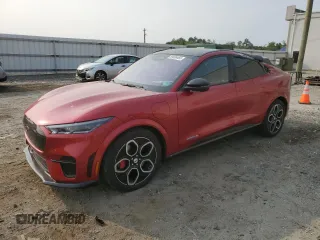 2022 Ford Mustang Mach-E GT z VIN 3FMTK4SE7NMA13755, wystawiony jako Copart lot #59595465 z przebiegiem 30 402 mil mil oraz Szkoda całkowita • Salvage title. Historia ofert i sprzedaży dostępna na DreamBid. Obrazek 1.