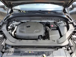2018 Volvo XC60 Momentum with VIN LYV102RK0JB106179, listed as a Copart auction lot 62533525 with Not provided miles and Salvage title. Bid and sale history available at DreamBid. Image 12.