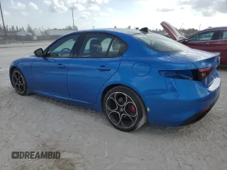 2023 Alfa Romeo Giulia Veloce z VIN ZARFAMBN1P7668694, wystawiony jako Copart lot #53982015 z przebiegiem 12 728 mil mil oraz Szkoda całkowita • Salvage title. Historia ofert i sprzedaży dostępna na DreamBid. Obrazek 2.