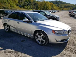 2016 Volvo S80 T5 Drive-E Platinum with VIN YV140MAM7G1196981, listed as a Copart auction lot 70409363 with 68,138 mi miles. Bid and sale history available at carsss.com. Image 4.