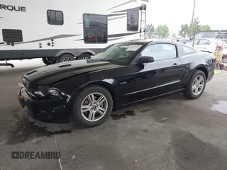 2014 Ford Mustang V6 z VIN 1ZVBP8AM5E5304212, wystawiony jako IAAI lot #42349481 z przebiegiem 18 478 mil mil oraz . Historia ofert i sprzedaży dostępna na DreamBid. Obrazek 17.