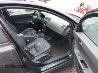2011 Volvo V50 with VIN YV1672MW9B2603143, listed as a IAAI auction lot 41673995 with 139,845 mi miles. Bid and sale history available at carsss.com. Image 5.