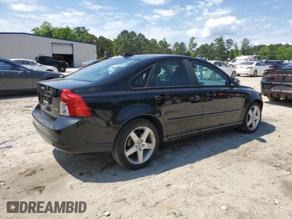 2008 Volvo S40 2.4L z VIN YV1MS382282365003, wystawiony jako Copart lot #55931845 z przebiegiem 225 785 mil mil oraz Czysty tytuł • Clean title. Historia ofert i sprzedaży dostępna na DreamBid. Obrazek 3.