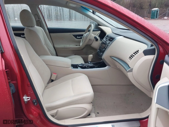 2013 Nissan Altima 2.5 S with VIN 1N4AL3AP3DC258631, listed as a IAAI auction lot 41420646 with 99,035 mi miles. Bid and sale history available at carsss.com. Image 5.