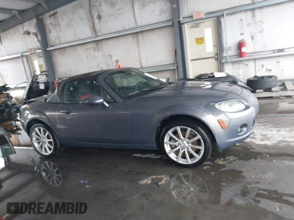 2006 Mazda MX-5 Miata Sport с VIN JM1NC25F560110444, выставлен на аукционе IAAI как лот 42611844 с пробегом 58 309 миль миль и . История ставок и продаж доступна на DreamBid. Изображение 13.