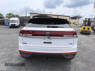 2024 Volkswagen Atlas SE z VIN 1V2KE2CA8RC228414, wystawiony jako Copart lot #58786605 z przebiegiem 11 715 mil mil oraz Szkoda całkowita • Salvage title. Historia ofert i sprzedaży dostępna na DreamBid. Obrazek 6.