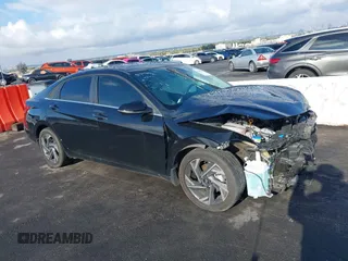 2024 Hyundai Elantra Limited с VIN KMHLN4DJ7RU104558, выставлен на аукционе IAAI как лот 42180156 с пробегом 4 427 миль миль и . История ставок и продаж доступна на DreamBid. Изображение 17.