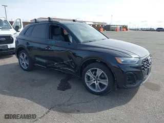2025 Audi Q5 S line Premium with VIN WA1GAAFY9S2021963, listed as a IAAI auction lot 41840606 with 6,900 mi miles. Bid and sale history available at carsss.com. Image 1.