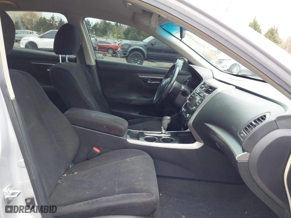 2013 Nissan Altima 2.5 SV with VIN 1N4AL3AP3DC258550, listed as a IAAI auction lot 41955123 with 185,618 mi miles. Bid and sale history available at carsss.com. Image 5.