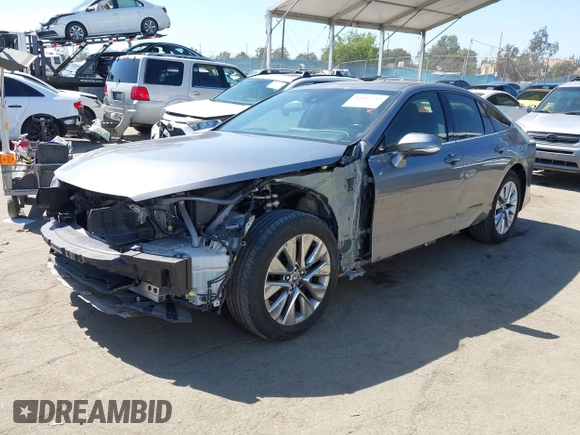 2021 Toyota Mirai XLE with VIN JTDAAAAAXMA002000, listed as a IAAI auction lot 42207752 with 33,017 mi miles and . Bid and sale history available at DreamBid. Image 18.