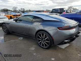 2017 Aston Martin DB11 z VIN SCFRMFAV2HGL00765, wystawiony jako Copart lot #79288034 z przebiegiem Nie podano mil oraz Nie do naprawy. Historia ofert i sprzedaży dostępna na DreamBid. Obrazek 2.