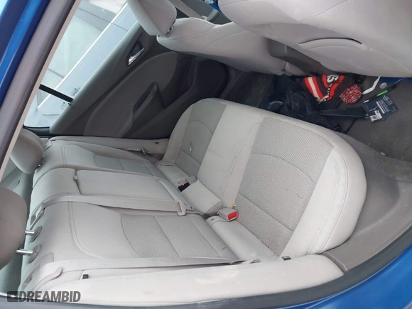 2017 Chevrolet Cruze LT with VIN 1G1BE5SM7H7178863, listed as a IAAI auction lot 41373324 with 110,518 mi miles. Bid and sale history available at carsss.com. Image 8.