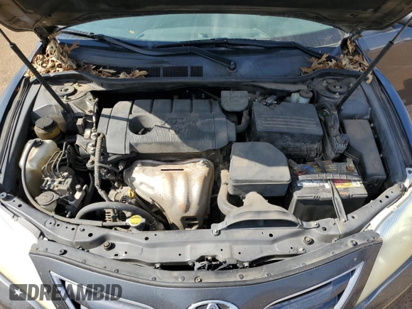 2011 Toyota Camry LE z VIN 4T1BF3EK7BU128665, wystawiony jako Copart lot #78161054 z przebiegiem 219 457 mil mil oraz Szkoda całkowita • Salvage title. Historia ofert i sprzedaży dostępna na DreamBid. Obrazek 12.