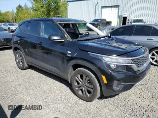 2021 Kia Seltos LX z VIN KNDEPCAA0M7097143, wystawiony jako Copart lot #54057815 z przebiegiem 59 930 mil mil oraz Szkoda całkowita • Salvage title. Historia ofert i sprzedaży dostępna na DreamBid. Obrazek 4.