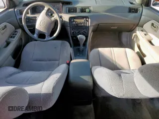 2001 Toyota Camry CE z VIN 4T1BG22K01U085409, wystawiony jako Copart lot #55941765 z przebiegiem 215 062 mil mil oraz Szkoda całkowita • Salvage title. Historia ofert i sprzedaży dostępna na DreamBid. Obrazek 8.