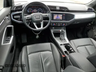 2020 Audi Q3 Premium z VIN WA1AECF38L1095702, wystawiony jako Copart lot #53888035 z przebiegiem 44 414 mil mil oraz Szkoda całkowita • Salvage title. Historia ofert i sprzedaży dostępna na DreamBid. Obrazek 8.