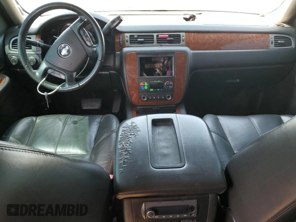 2008 Chevrolet Avalanche LTZ with VIN 3GNFK123X8G299738, listed as a Copart auction lot 50329585 with 212,632 mi miles and Clean Title. Bid and sale history available at DreamBid. Image 8.