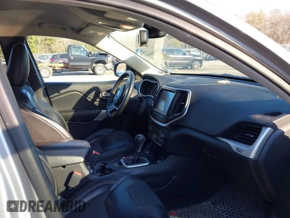 2018 Jeep Cherokee Latitude Plus with VIN 1C4PJMLB6JD526661, listed as a IAAI auction lot 41868189 with 138,572 mi miles and . Bid and sale history available at DreamBid. Image 5.