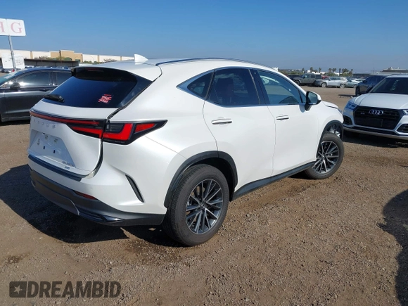 2024 Lexus NX 350h Premium z VIN JTJGKCEZXR5013787, wystawiony jako IAAI lot #42161932 z przebiegiem 19 251 mil mil oraz . Historia ofert i sprzedaży dostępna na DreamBid. Obrazek 4.
