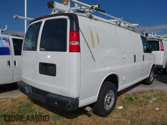 2016 GMC Savana Cargo z VIN 1GTW7AFF9G1194121, wystawiony jako IAAI lot #41978935 z przebiegiem 91 469 mil mil oraz . Historia ofert i sprzedaży dostępna na DreamBid. Obrazek 4.