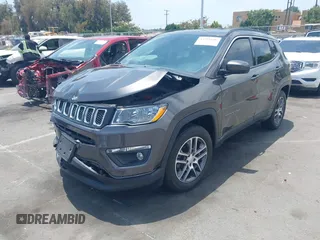 2020 Jeep Compass Latitude z VIN 3C4NJCBBXLT126537, wystawiony jako IAAI lot #42551696 z przebiegiem 38 538 mil mil oraz . Historia ofert i sprzedaży dostępna na DreamBid. Obrazek 2.
