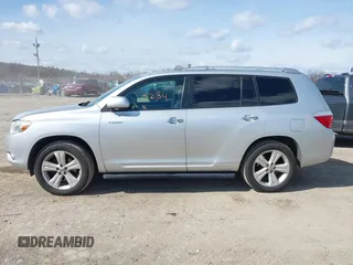 2010 Toyota Highlander Limited with VIN 5TDDK3EH3AS030488, listed as a IAAI auction lot 41695234 with 204,046 mi miles and . Bid and sale history available at DreamBid. Image 14.