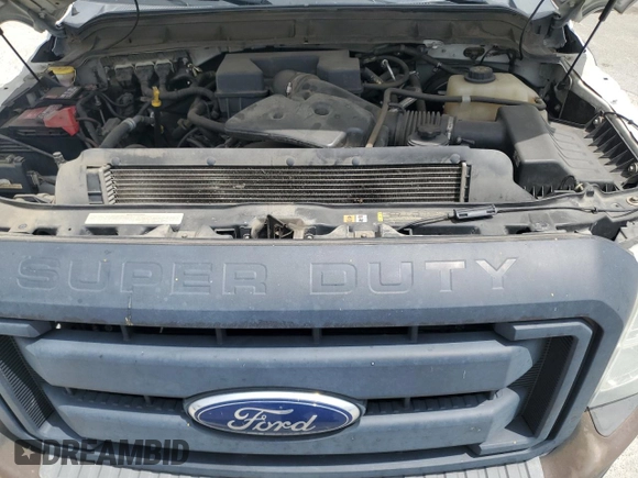 2013 Ford F-250 XL z VIN 1FTBF2B68DEB82396, wystawiony jako Copart lot #52378355 z przebiegiem 91 282 mil mil oraz Czysty tytuł • Clean title. Historia ofert i sprzedaży dostępna na DreamBid. Obrazek 11.