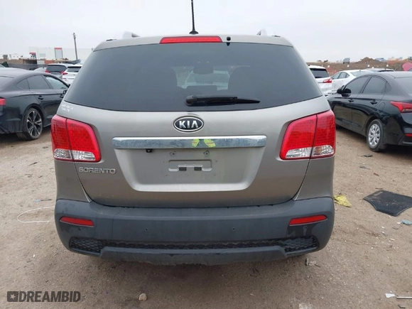 2011 Kia Sorento LX with VIN 5XYKT4A18BG116459, listed as a IAAI auction lot 41695140 with 175,583 mi miles. Bid and sale history available at carsss.com. Image 16.