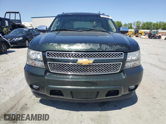 2013 Chevrolet Avalanche LTZ z VIN 3GNTKGE74DG217811, wystawiony jako Copart lot #53439525 z przebiegiem 233 296 mil mil oraz Czysty tytuł • Clean title. Historia ofert i sprzedaży dostępna na DreamBid. Obrazek 5.